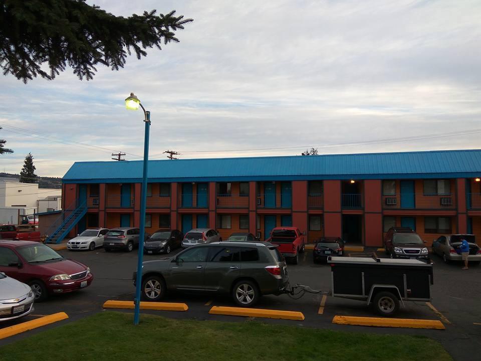 Motel West Bend Extérieur photo